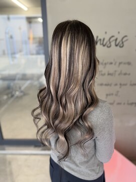 ラニシス ヘアー(Lanisis Hair) 唯一無二デザインカラー