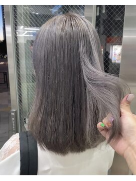 ワット 新宿店 【担当yumi】ホワイトグレー