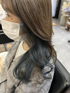 フルール(Fleur) 恵比寿 インナーカラー ブルーカラー 韓国風 レイヤーカット