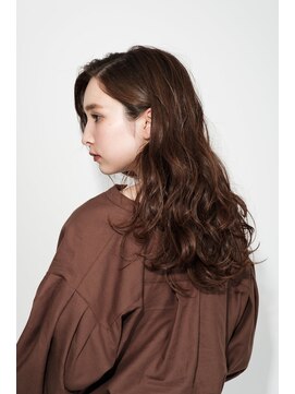 ムーア(MUA) 大人かわいいロング×ゆるっとパーマ