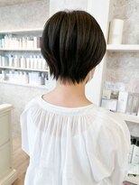 キャアリー(Caary)&nbsp;福山市美容室人気caaryひし形シルエット耳かけショートスタイル