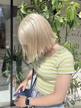 ルル 表参道(lulu.) 切りっぱなしボブ ボブウルフ ミニボブ ハイトーンカラー【Riku