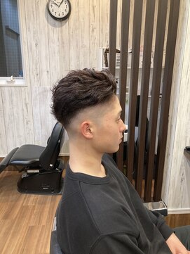 ライズヘアー(RISE HAIR) スキンフェード+パーマ+カラー