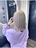ホワイトベージュカラー