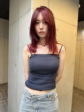 レオニード 表参道(LEONID) レッドカラーレイヤーカット