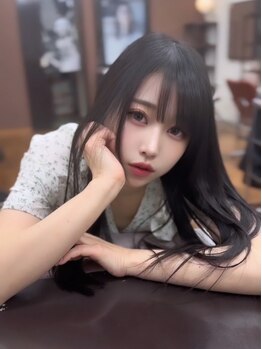 ヘアーサロン カラー 色彩店(COLOR)の写真/輪郭のお悩みもカットで解決◎前髪のデザインから全体のスタイルまで、丁寧に仕上げます。イメチェンにも♪