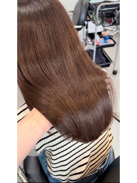 アンダーバーホワイト 天神店(_WHITE) 艶髪/髪質改善/透明感/レイヤーカット