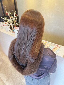 オリーブベージュ