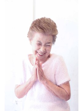 アンプレヴーアジュテ(Impre'vu ajoute) ショートカット＆サイドバックのパーマスタイル