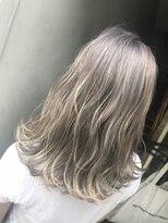 ジーナ(XENA) パールホワイト