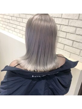 トルネード(TORNADO) 外国人風ロブ ホワイトグレーシルバー ラベンダー トリプルカラ