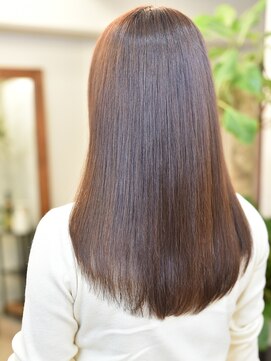 イリーブ(elieve) うねりを改善 / 乾かすだけで髪の毛をまとめましょう