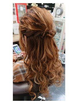 エヌエービー 池袋店(N.A.B.) ハーフアップ