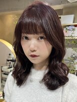 ティア(Tia.)&nbsp;(韓国風/くびれヘア/ミディアムヘア/前髪/サイドバング/小顔)