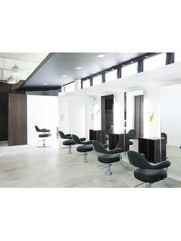 スタイリスト・アシスタントともに女性のみのスタッフが担当◎髪のお悩みから何でもご相談ください♪