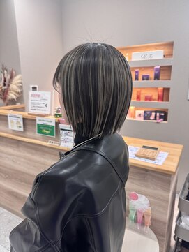 シカ 神戸三宮元町店(Cica) アンブレラ デザインカラー ブリーチ ダブルカラー ボブ 三宮