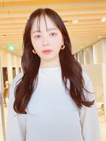 抜け感あふれる大人甘いシルクレイヤー