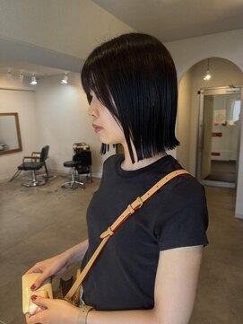 スケール(SCALE) 切りっぱなし×タイトストレートボブ