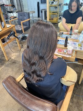 ファンファンバイルー 岐阜(fan fun by Rooo) コテ巻き風韓国パーマ