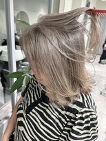 ジービージー前橋ミュグ(GBG前橋mugu)&nbsp;くびれショートボブ40代50代グレイカラー白髪染め白髪ぼかし