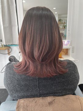 アルババイイーイーエム(ALBA byEEM) 韓国風外ハネウルフレイヤー