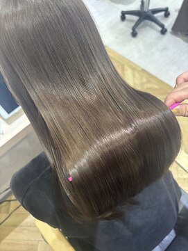 ジーナ 福岡天神(Zina) 艶髪/美髪/髪質改善【Zina福岡天神】