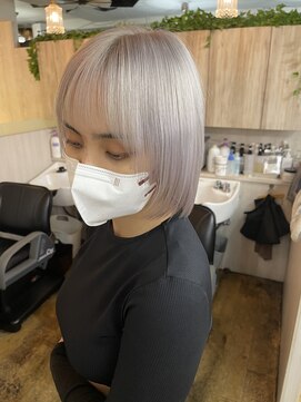 ヘアーサロンアズール(Hair Salon Azure) ハイトーンホワイト