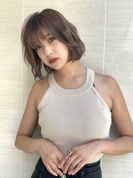 オーロ(ORO) くびレイヤーボブルフネビージュ小顔ワンレンショート