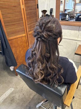 アイノベル(‘Inovel’) ゆるふわハーフアップ