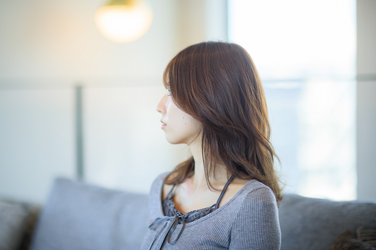 ［1番人気］小顔カット＋オーガニックカラー＋ドクタートリートメン\9980