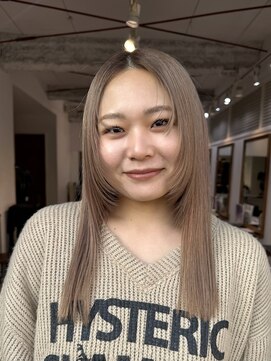 ナループロアツム(Nalu pu loa Tsum) レイヤーヘア/ミルクティーベージュ/ダブルカラー/パーマ落とし