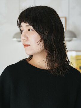 ニュイ(NUIT) ニュアンスミディアムパーマアッシュカラーレイヤーカット