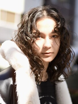 ユイツ ミディアムスパイラルウェーブ