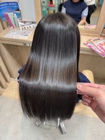 ラディシュ さがみ野(RADISH)&nbsp;ココアブラウン髪質改善メテオカラー愛され小顔艶ミディアムヘア