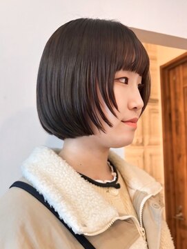 レイヤーボブ 顔周りカット ベージュ 透明感カラー 暗髪 20代