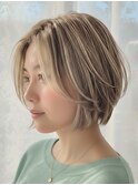 ダブルカラー＆ブリーチ透明感ベージュ大人可愛いショートボブ