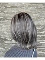 ヘアーアトリエ ラフェル(hair atelier Rafel)&nbsp;派手ではない白髪を活かした筋感ハイライトで立体感を出します