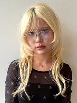 ユニバイリサ 天神大名店(uni by risa) ブリーチ 抜きっぱなしブロンド ハイトーン 顔周りレイヤー 艶髪