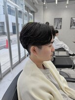 リアリクス(REALIX)&nbsp;ナチュラルセンターパートフェザーパーマ大宮刈り上げ眉毛