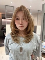 アース 高円寺店(HAIR & MAKE EARTH)&nbsp;ハニーベージュ×ミディアムレイヤー〔@x__xrn03 〕