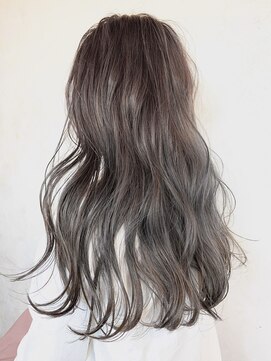 イール(iIIL) 【iIIL hair lounge】透明感グラデーション 外国人風