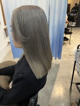 ヘアーステーション ハレラ(Hair station HaLe'LA) ペールシルバー