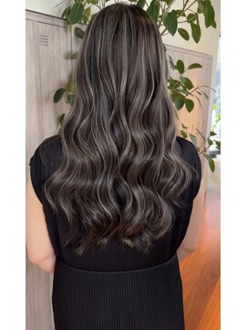 ヨロ 小岩(YOLO) ハイライトショートヘアダブルカラーイルミナカラーオージュア