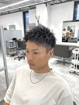 キートス(Kiitos) 黒髪　短髪ジェットツイストパーマ