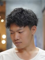 ノーエン(noen)&nbsp;メンズマッシュパーマニュアンスパーマスパイラルパーマ刈り上げ