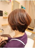 小顔大人可愛い立体感ショートボブナチュラルブラウン艶カラー