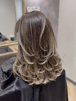 ラビマーニ 箕面店(Labimani)&nbsp;【Labimani】レイヤーカット×白髪ぼかし(バレイヤージュ)