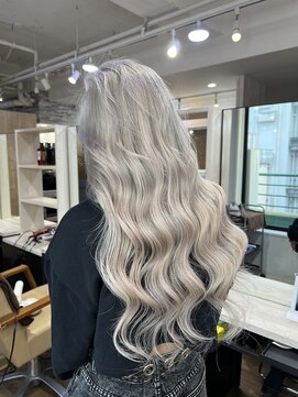 ラピス 新宿(Lapis) ウルフホワイト