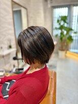 キール(Kir)&nbsp;暗めハイライトでナチュラル白髪ぼかし[浦添/経塚/ハイライト]