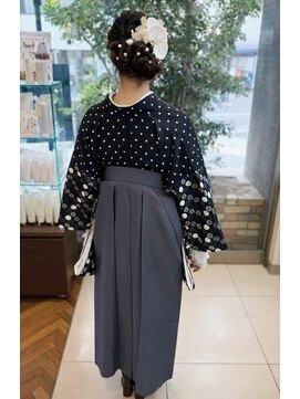 ファーレンピュアスウィート(fahren-pure-suite) 袴スタイルヘアアレンジゆるふわシニヨン